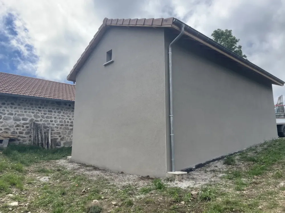 Maçonnerie près de Coucouron