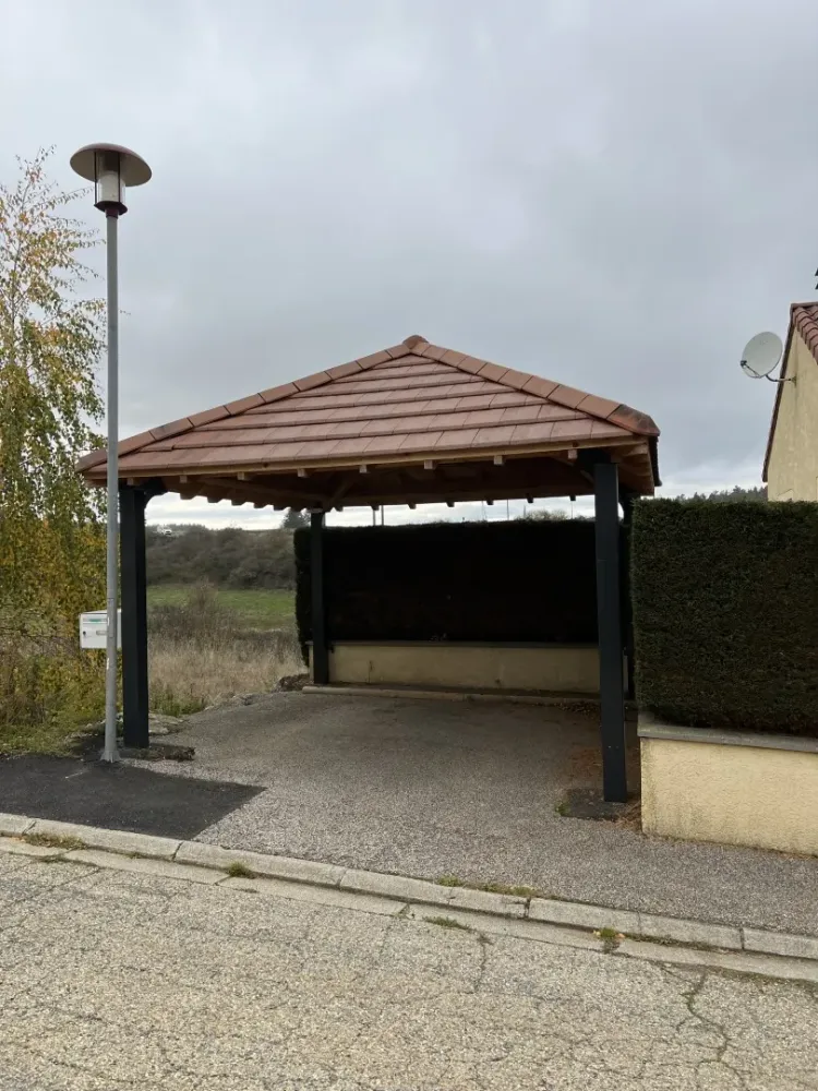 Carport près de Coucouron