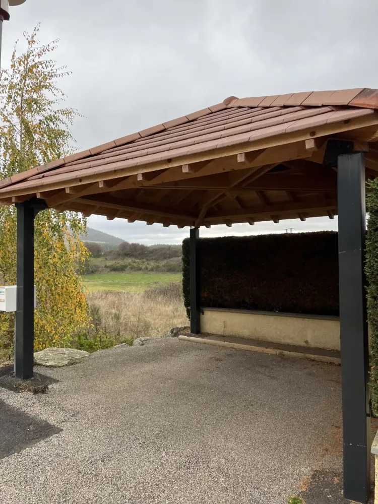 Terrasse couverte près de Coucouron